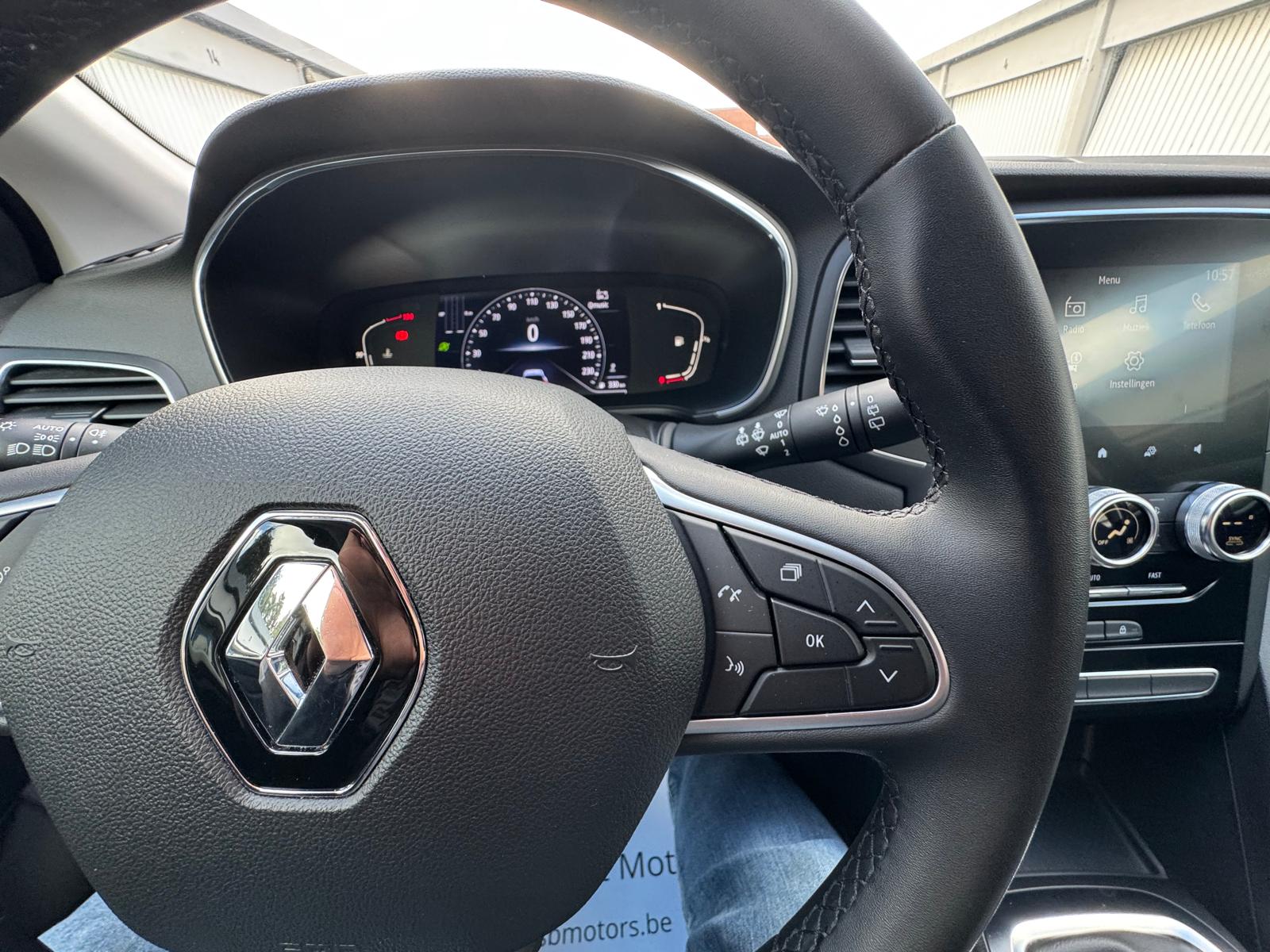 Verkocht !! Renault Megane SW 1.33 TCe Zen – reeds gekeurd voor verkoop – Manueel – 85 kW – 05/2021 – 57.784 km