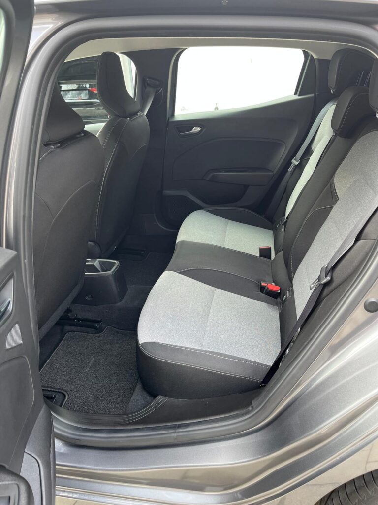 Vendu !! Renault Clio 5 portes Evolution – État neuf (Voiture TVA)