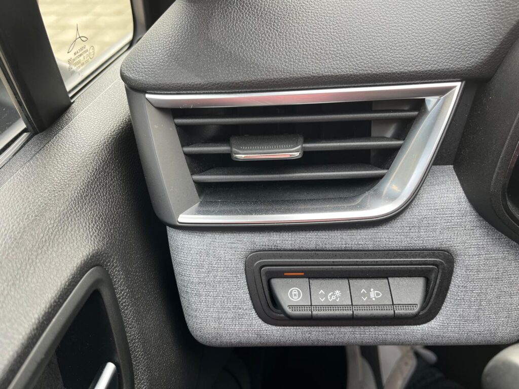 Vendu !! Renault Clio 5 portes Evolution – État neuf (Voiture TVA)