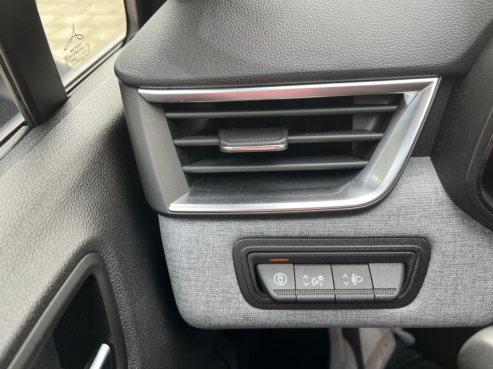 Vendu !! Renault Clio 5 portes Evolution – État neuf (Voiture TVA)