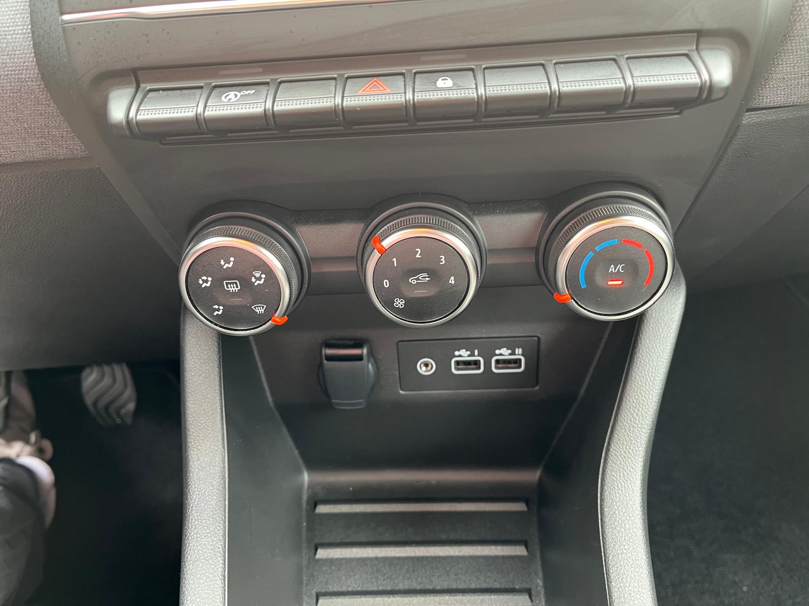 Vendu !! Renault Clio 5 portes Evolution – État neuf (Voiture TVA)