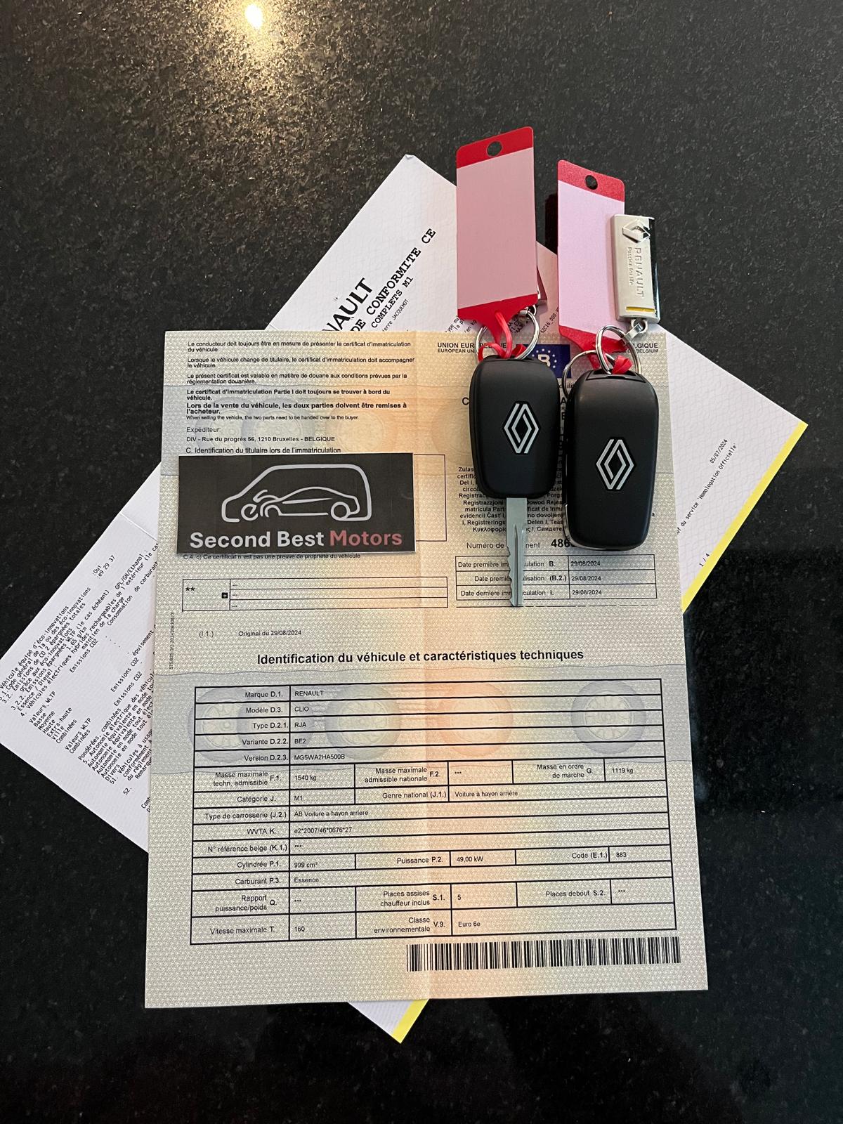 Vendu !! Renault Clio 5 portes Evolution – État neuf (Voiture TVA)