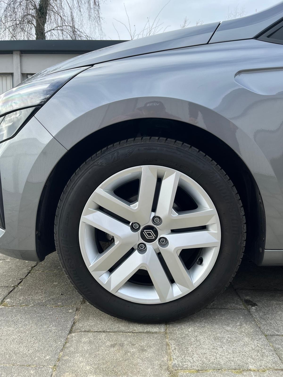 Vendu !! Renault Clio 5 portes Evolution – État neuf (Voiture TVA)