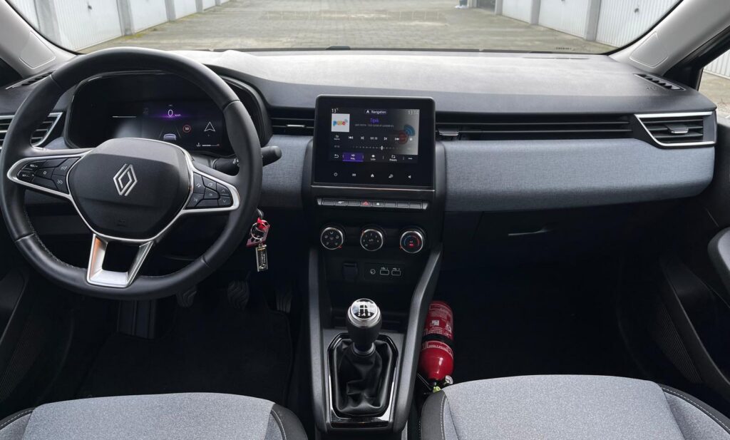 Vendu !! Renault Clio 5 portes Evolution – État neuf (Voiture TVA)