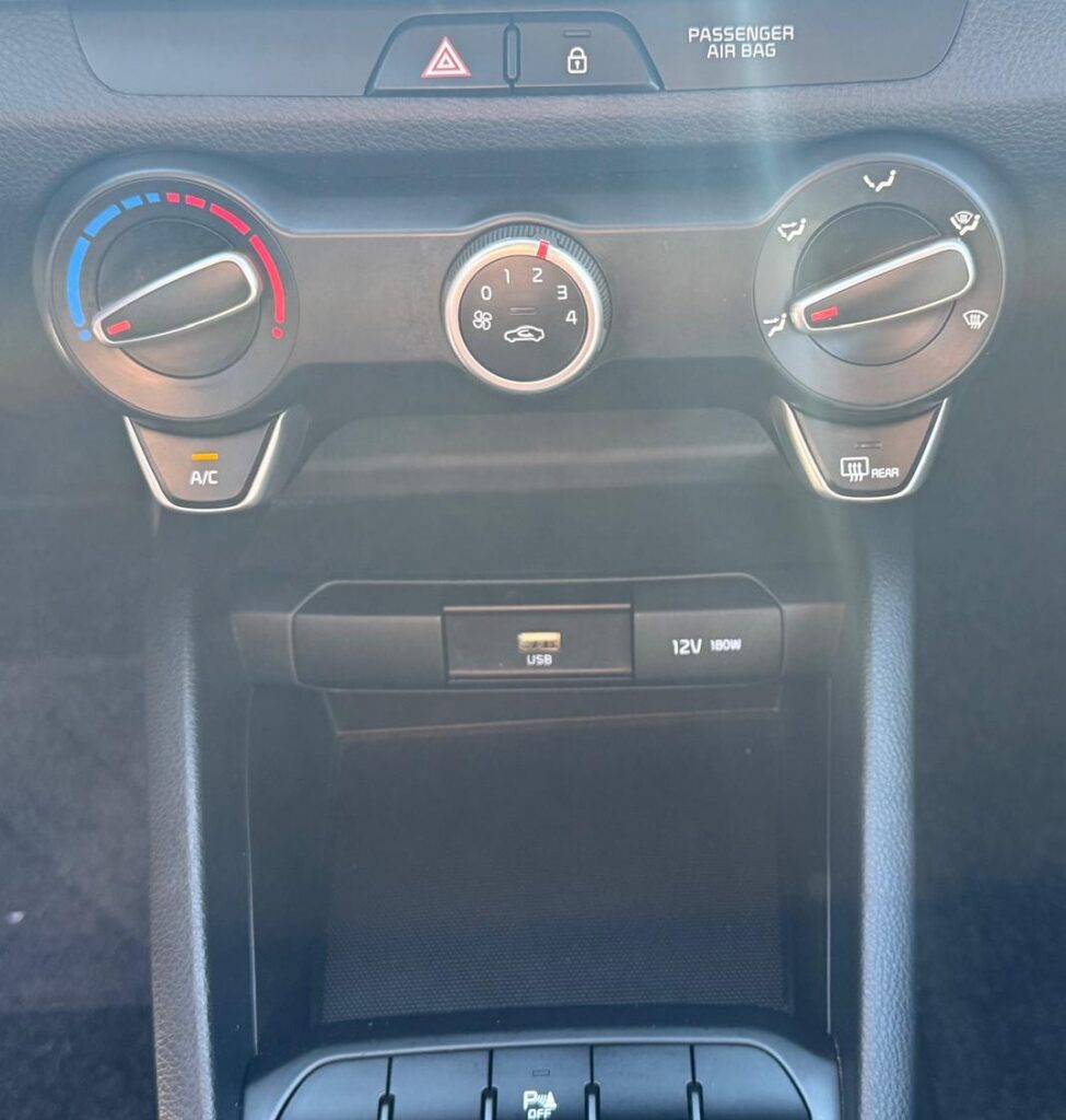 Verkocht !! Kia Stonic 1.0 Pure – 73.5 kW – 2022 – Slechts 20.699 km – heeft nog fabrieksgarantie tot 2029