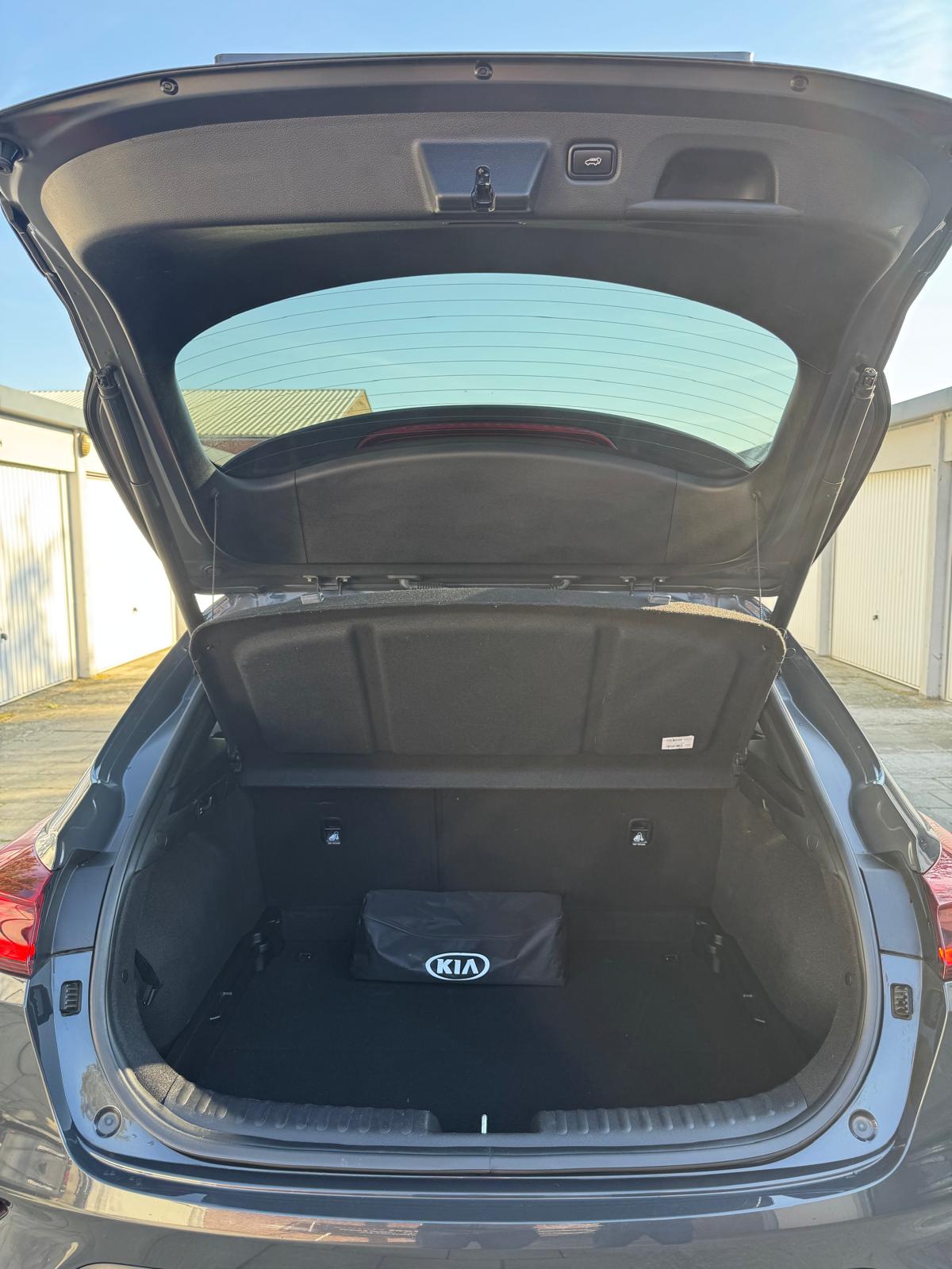 Verkocht !! Kia XCeed 1.0 T-GDI PULSE – Manueel – Eerste eigenaar – bouwjaar 2022 – (BTW-wagen)