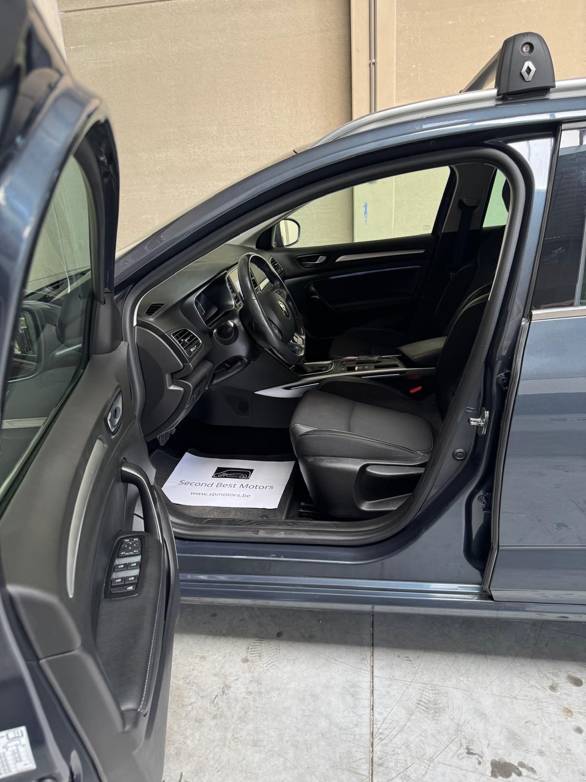 Verkocht !! Renault Mégane IV Grandtour Intens 1.3 TCe 103 kW 12/01/2022 62.089 km 1ste eigenr (BTW wagen)