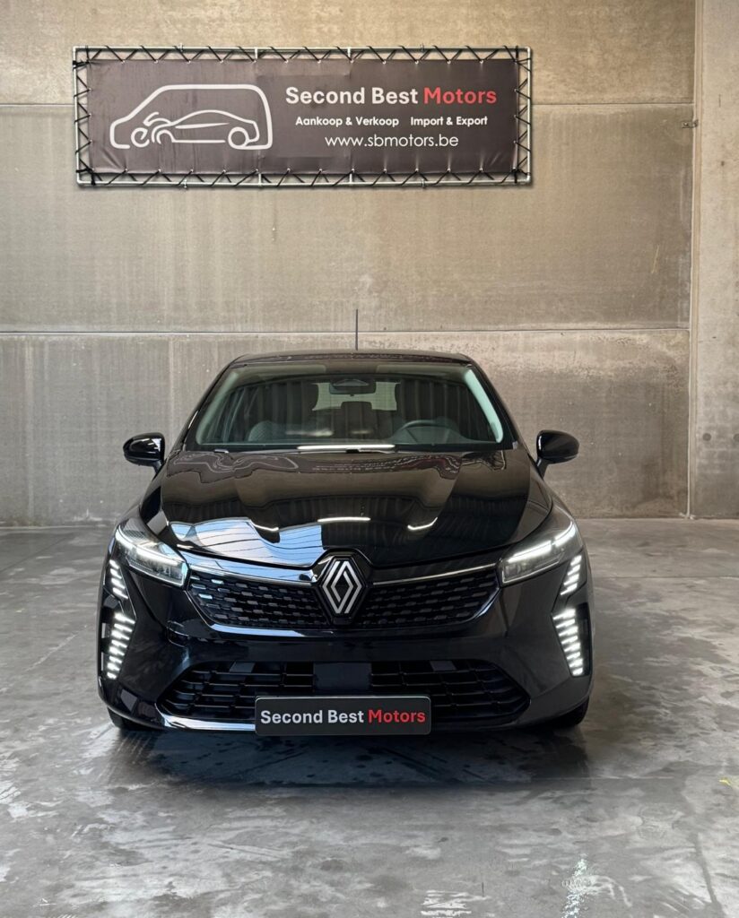 Renault Clio 5 portes Evolution – année 2024 – 15.313KM – État neuf