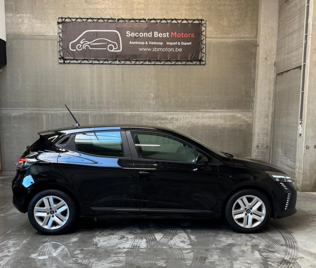 Renault Clio 5 portes Evolution – année 2024 – 15.313KM – État neuf