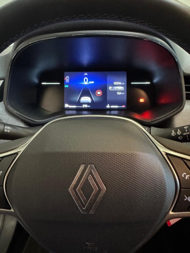 Renault Clio 5 portes Evolution – année 2024 – 15.313KM – État neuf