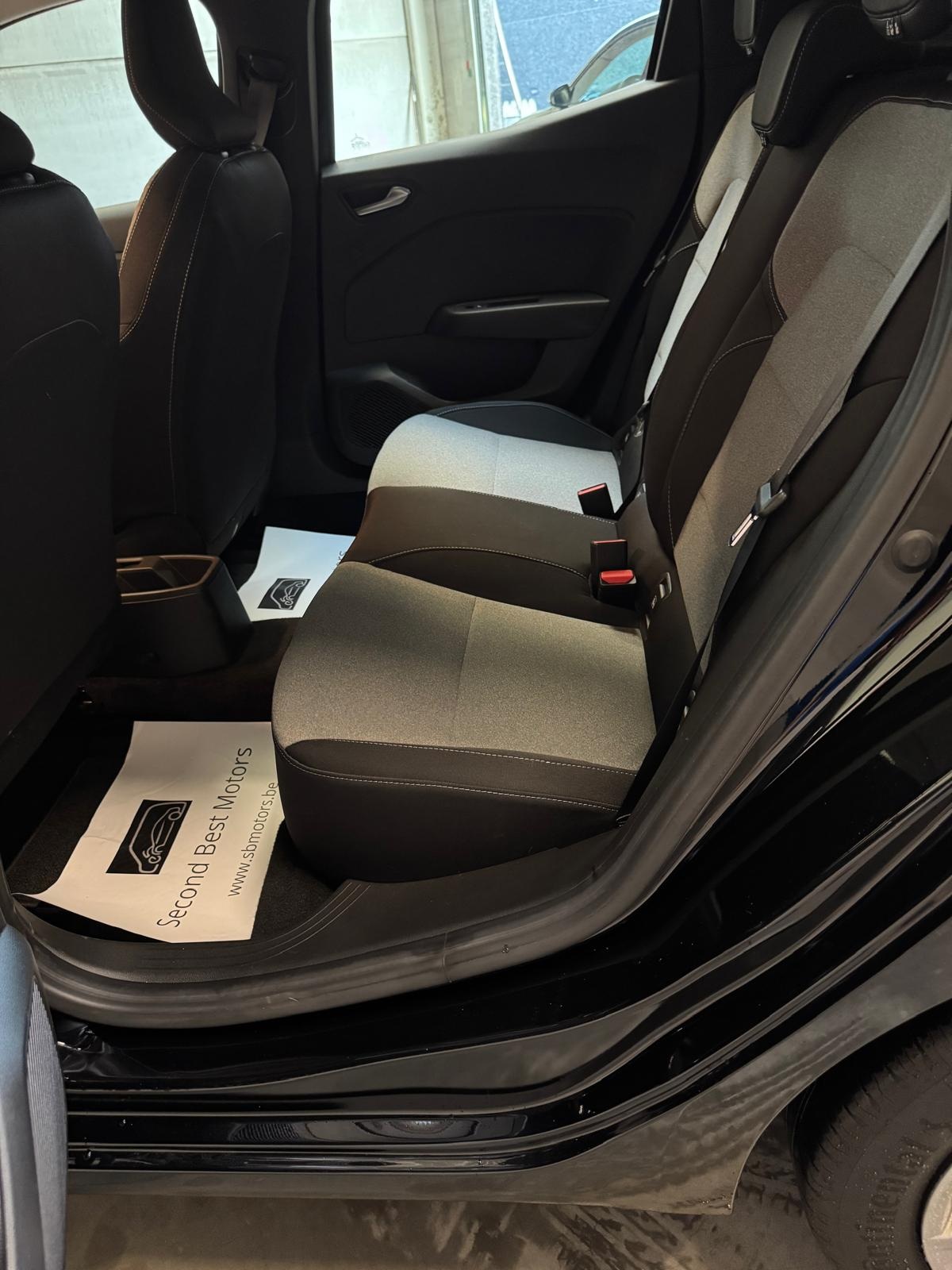 Renault Clio 5 portes Evolution – année 2024 – 15.313KM – État neuf