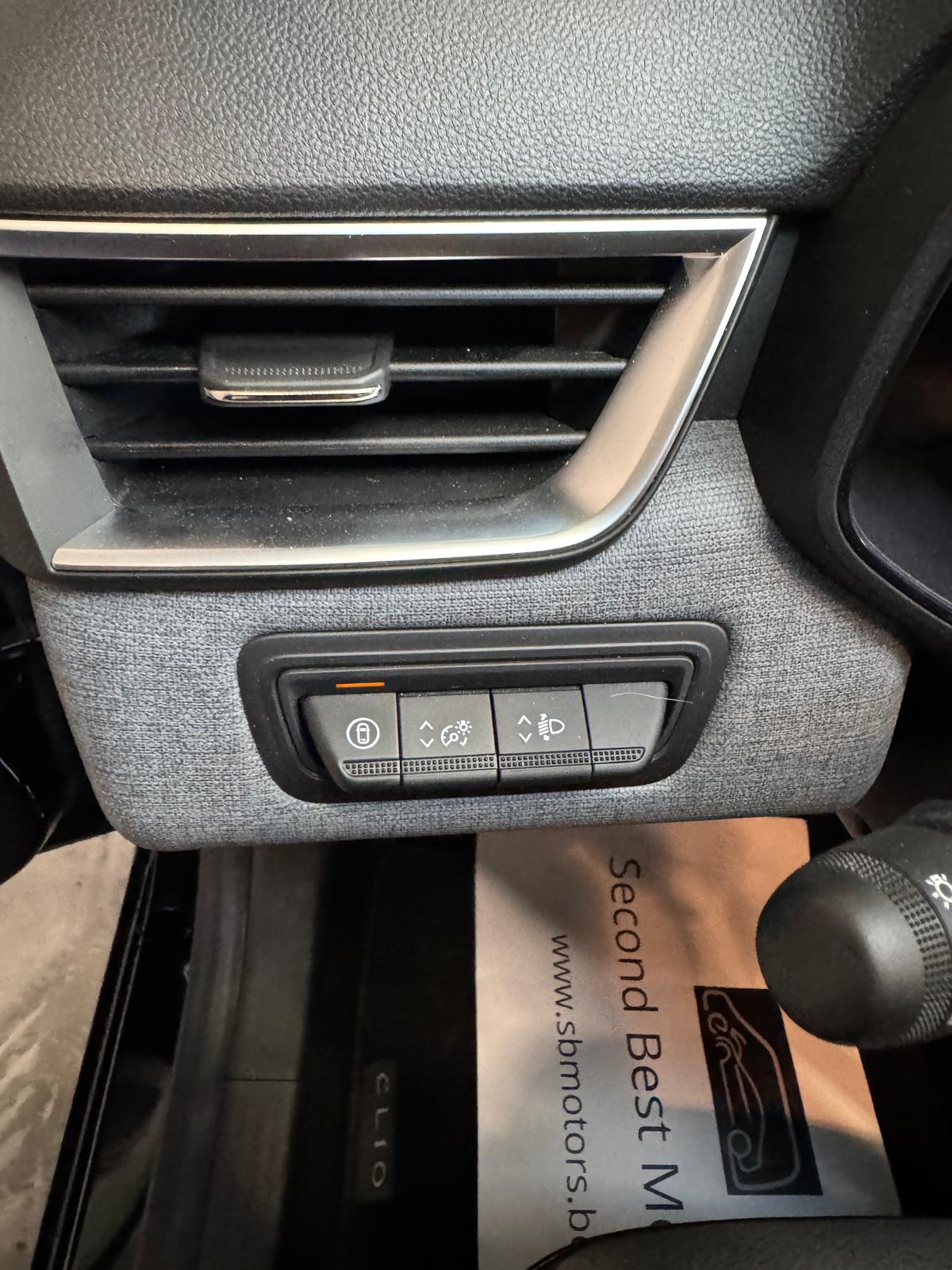 Renault Clio 5 portes Evolution – année 2024 – 15.313KM – État neuf