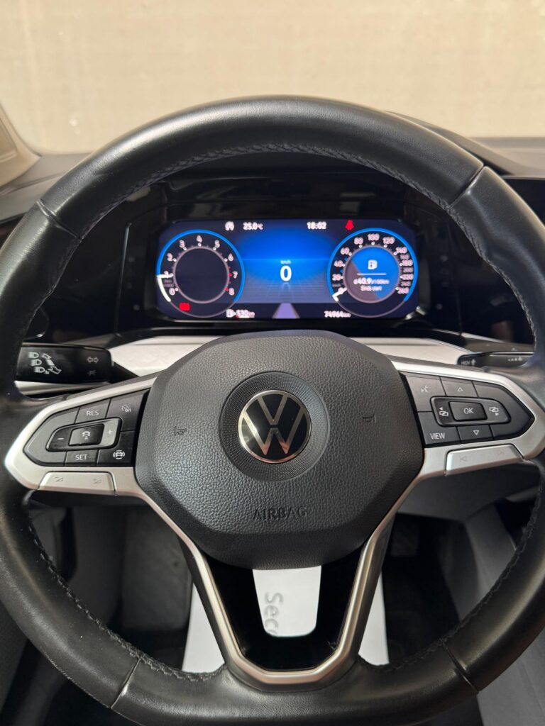 Vendu !! Volkswagen Golf VIII Variant Life 1.5 TSI ACT – 96 kW – 2022 – 74.754 km 1er propriétaire (véhicule TVA)