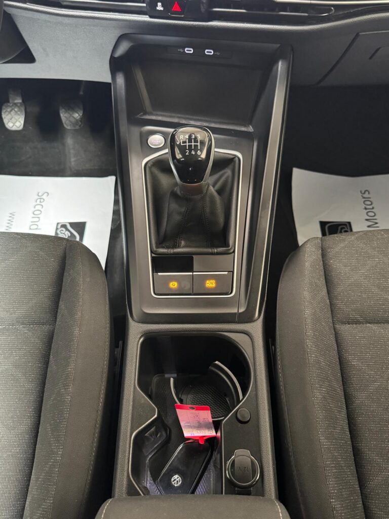 Vendu !! Volkswagen Golf VIII Variant Life 1.5 TSI ACT – 96 kW – 2022 – 74.754 km 1er propriétaire (véhicule TVA)