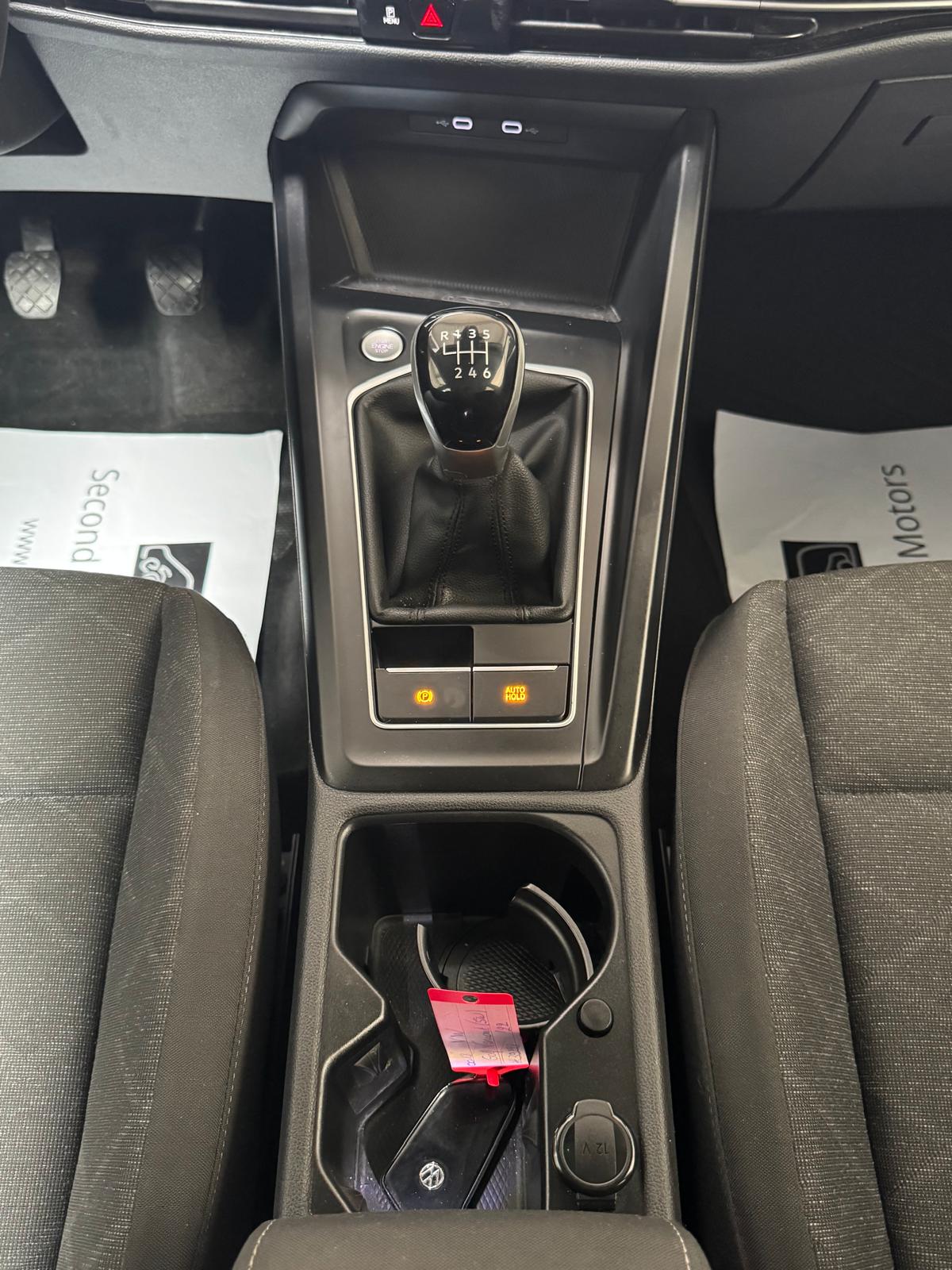 Vendu !! Volkswagen Golf VIII Variant Life 1.5 TSI ACT – 96 kW – 2022 – 74.754 km 1er propriétaire (véhicule TVA)