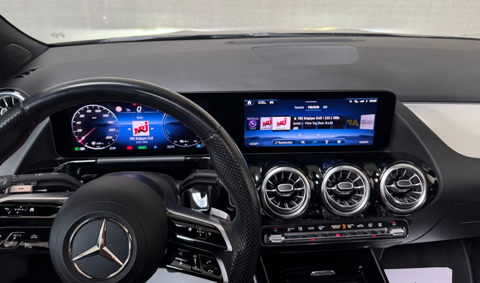 Verkocht !! Mercedes GLA 250e Business & AMG Line – Panoramadak – 16/11/2023 – Slechts 53.501 (1ste eigenr)