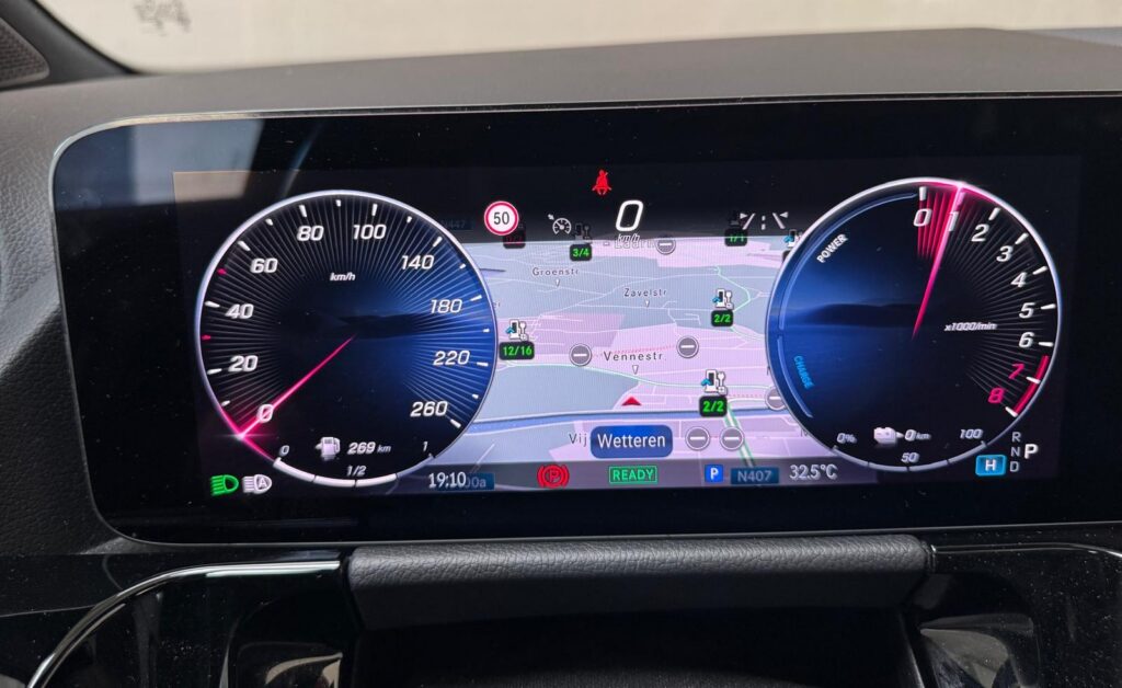 Verkocht !! Mercedes GLA 250e Business & AMG Line – Panoramadak – 16/11/2023 – Slechts 53.501 (1ste eigenr)