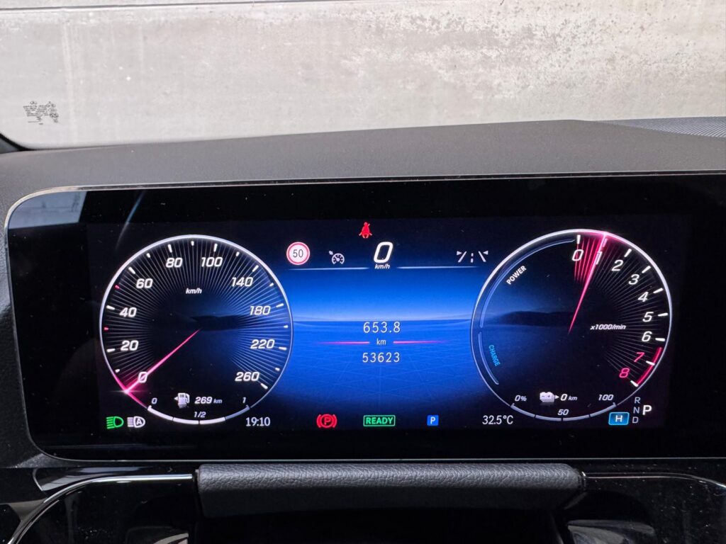 Verkocht !! Mercedes GLA 250e Business & AMG Line – Panoramadak – 16/11/2023 – Slechts 53.501 (1ste eigenr)