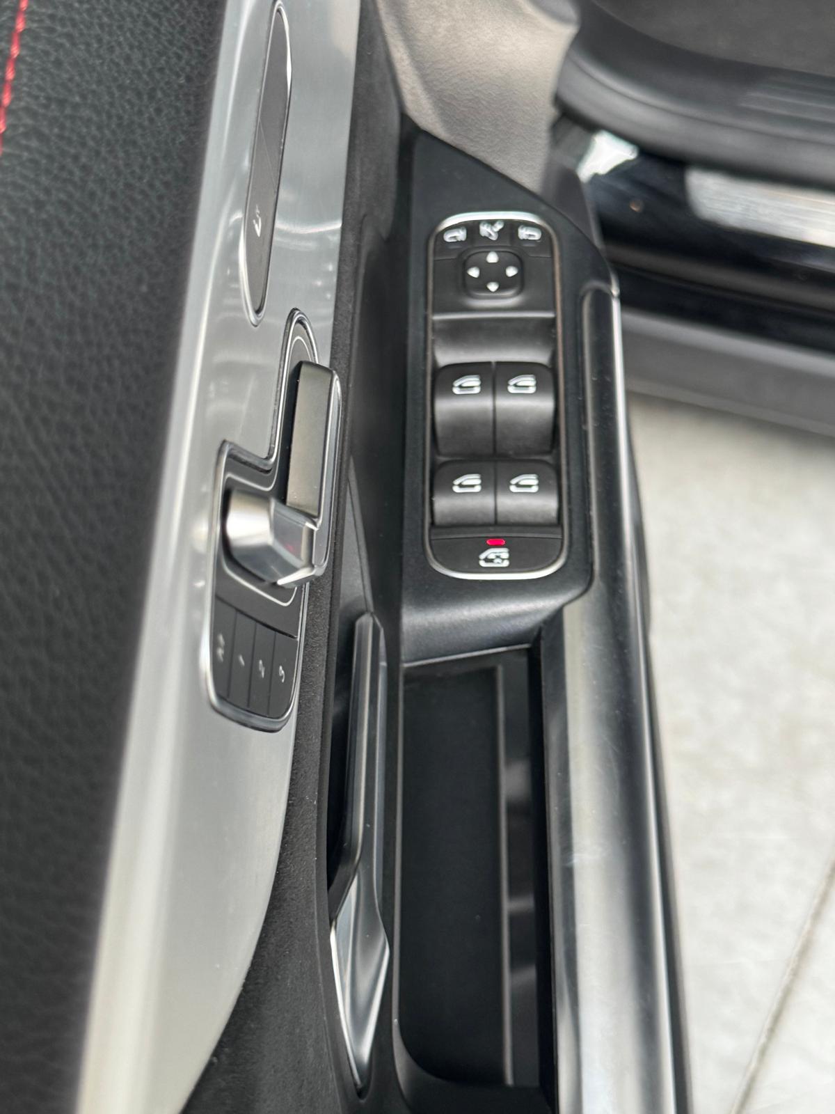 Verkocht !! Mercedes GLA 250e Business & AMG Line – Panoramadak – 16/11/2023 – Slechts 53.501 (1ste eigenr)